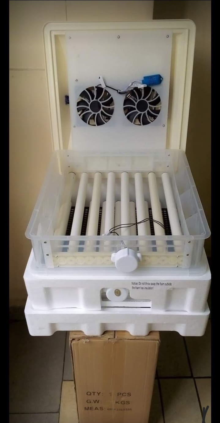 Automatic AC/DC 104 Eggs Incubator